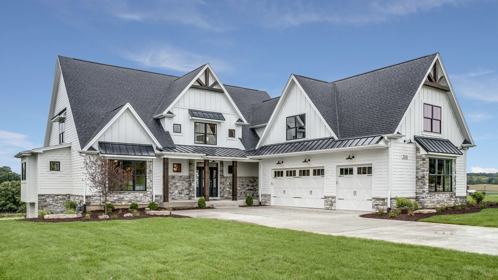 beautiful-house-with-backyard