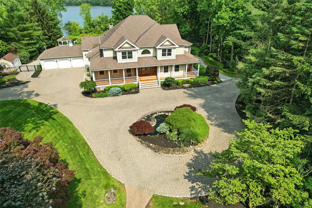 Carousel Estate - Heneghan Homes Team