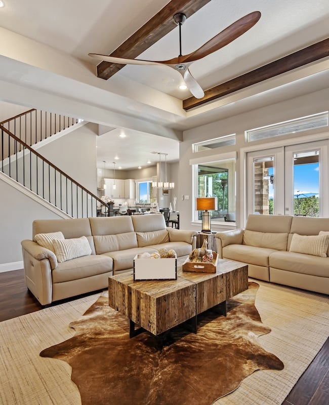 Dallas,,Texas,-,May,27th,2023:,A,Home,Living,Room