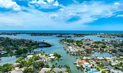 Cash vs. Financing: What Tampa Bay Sellers Really &hellip;