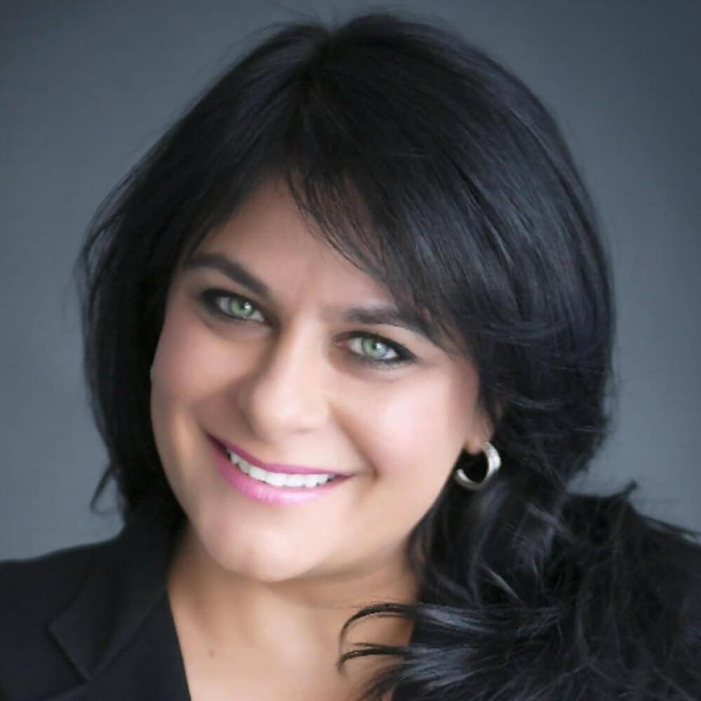 Christina Ezzo - Profile Picture 1 (1)