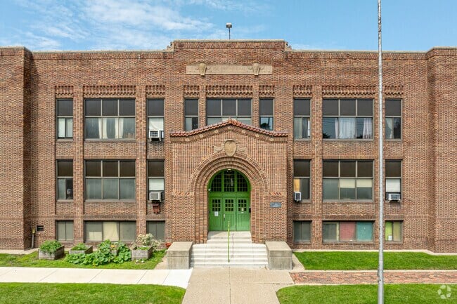 grand-rapids-child-discovery-center-grand-rapids-mi-3-schoolphoto