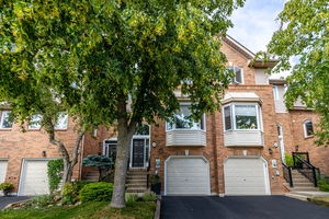 23-2051 Merchants Gate Cres Exterior-03