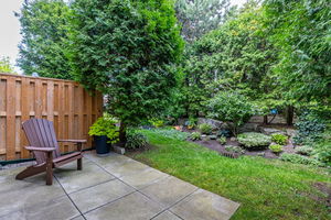 23-2051 Merchants Gate Cres Exterior-11