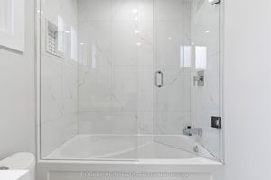 L3RycmViL2xpc3RpbmdzLzQyLzkxLzk4LzY3L3AvYTgwNGU1ZDItMzUwMi00Y2Y5LWE0NTMtOWJjNWFiMzI0ODRkLmpwZw