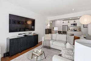 14-web-or-mls-801-king-st-w