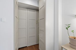 17-web-or-mls-801-king-st-w