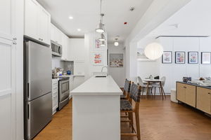 4-web-or-mls-801-king-st-w