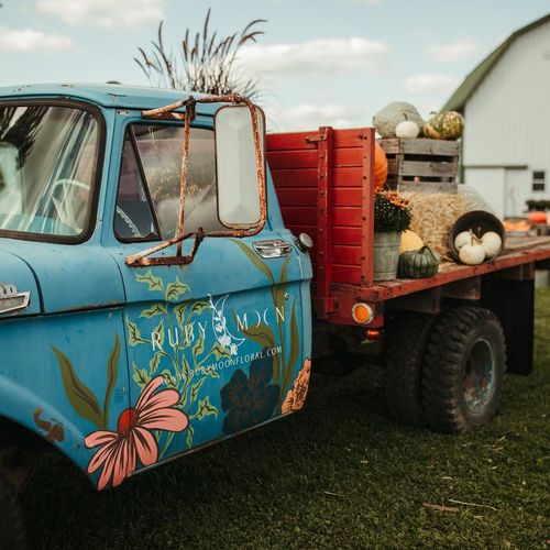 Beyond Blooms: The Farm to Vase Experience at Ruby Moon