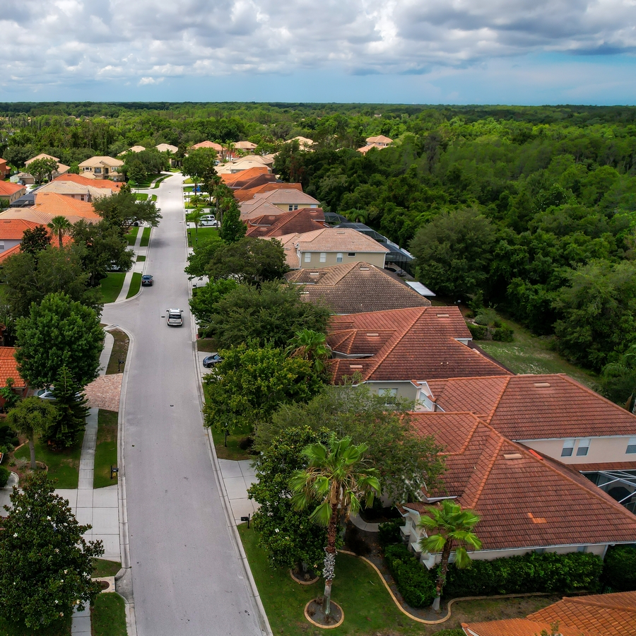 Aerial,View,Of,A,Residencial,Condominium,Suburb,In,Tampa,Florida