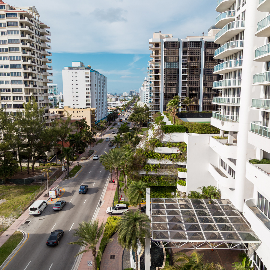 Miami,Street,With,Hotels
