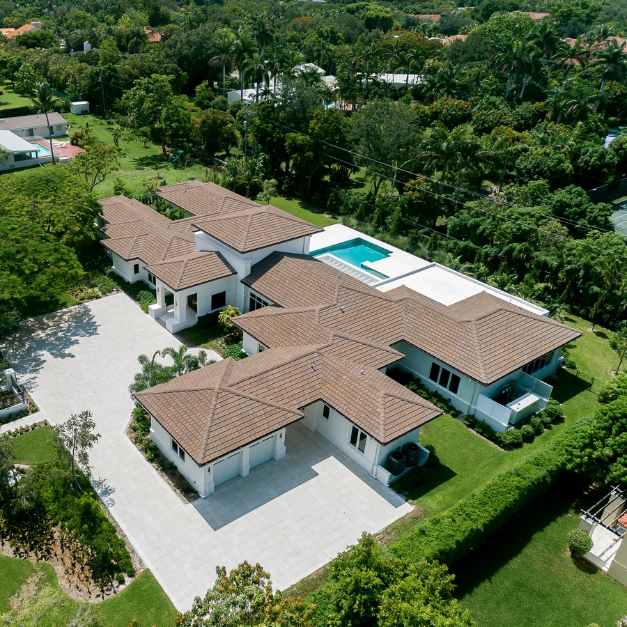Aerial,Drone,Shot,Of,The,Pinecrest,Villa,,In,Miami-dade,,Florida,