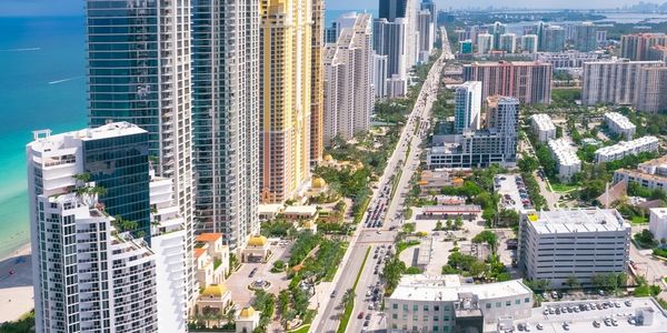Living in Sunny Isles Beach: Miami’s Luxury Condo &hellip;
