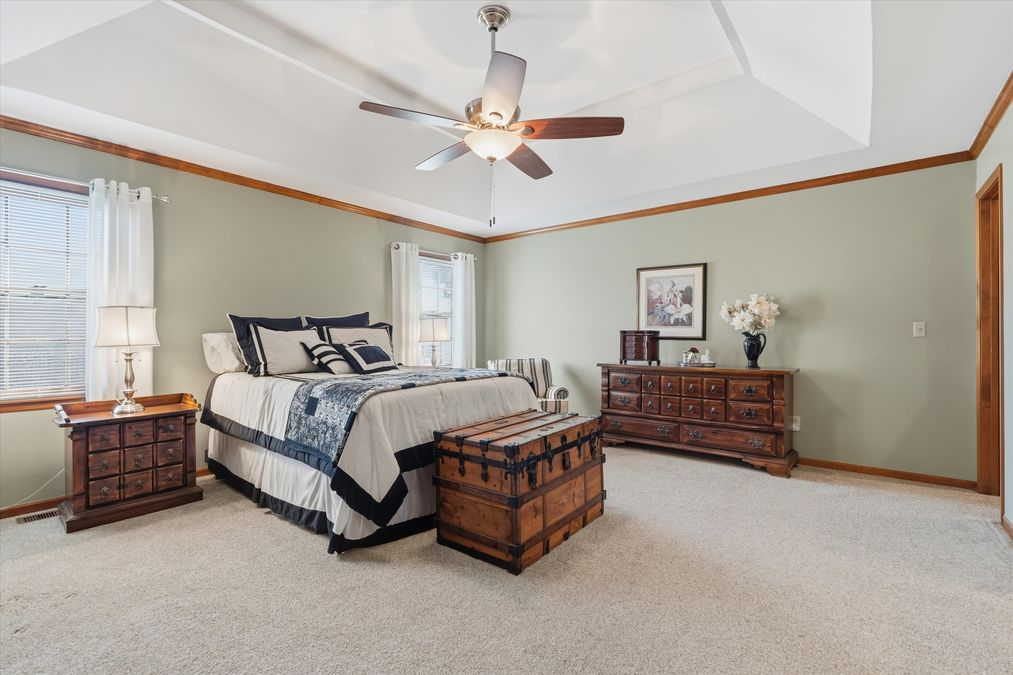 21-8641 Greenwood Ln