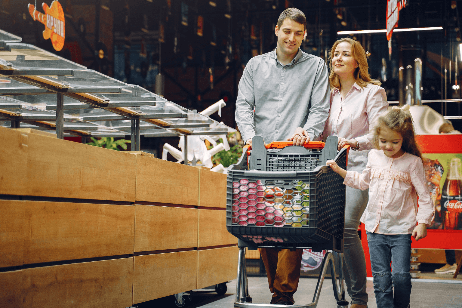 People enjoying shopping in downtown Pleasanton