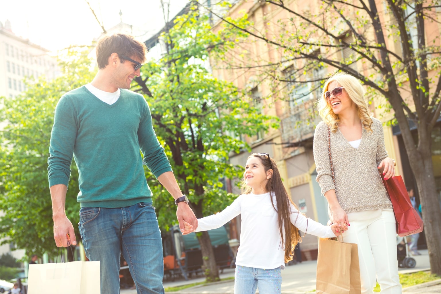 family-shopping-in-downtown-min