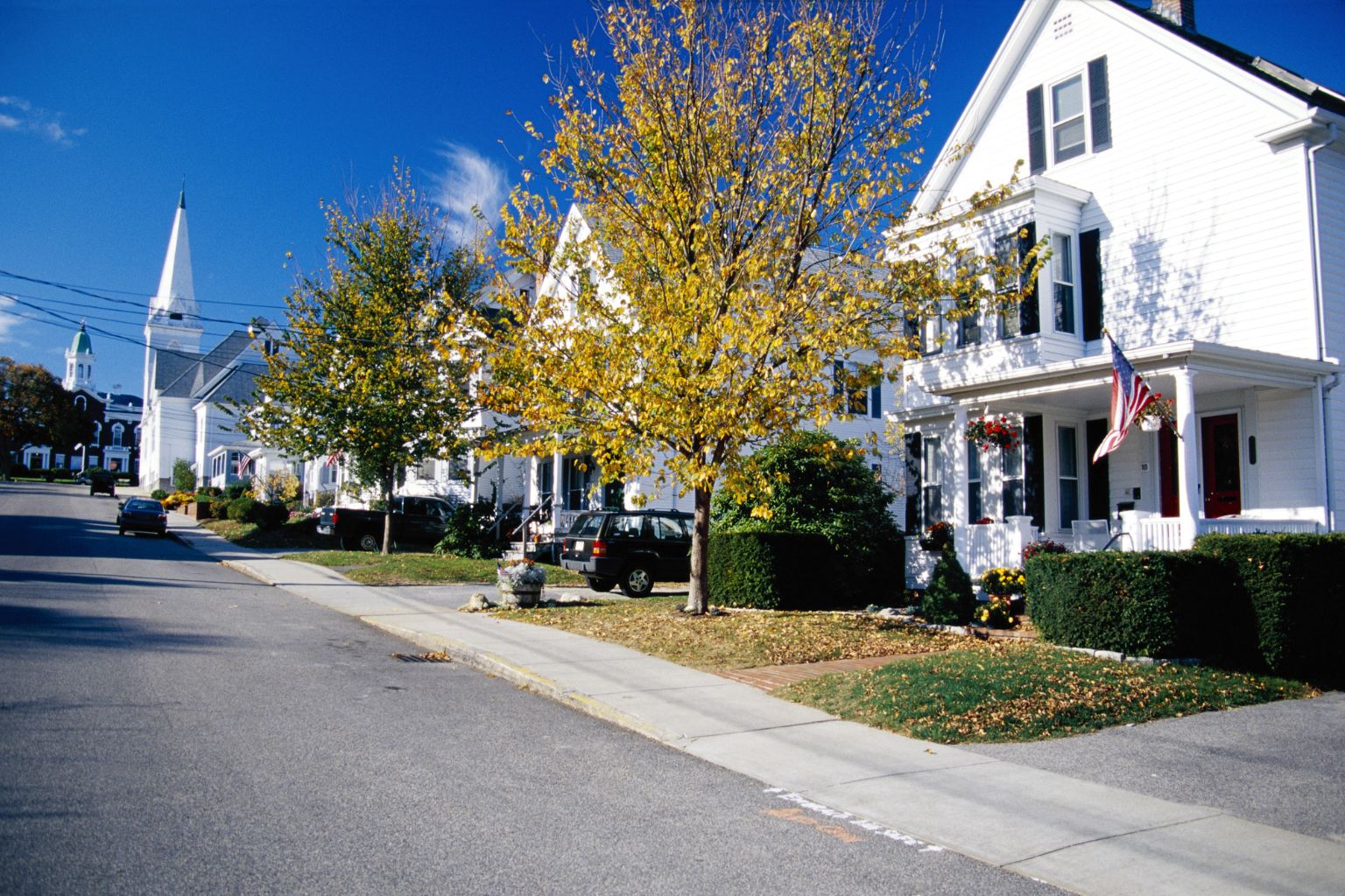 beautiful homes in a neighborhood