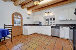 32 Valerio Road Kitchen