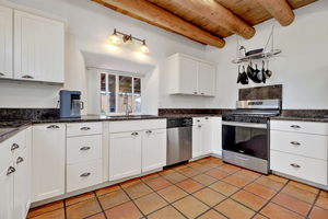 32 Valerio Road Kitchen Gas Range