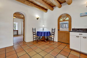 32 Valerio Road Kitchen Dining Nook
