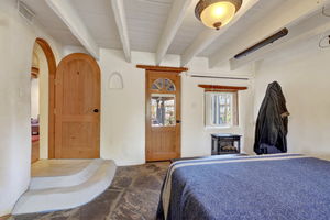 32 Valerio Road Flagstone Bedroom Doors