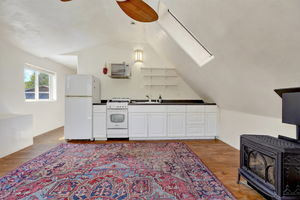 32 Valerio Road Casita Full Kitchen