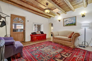 32 Valerio Road Living Room Entry
