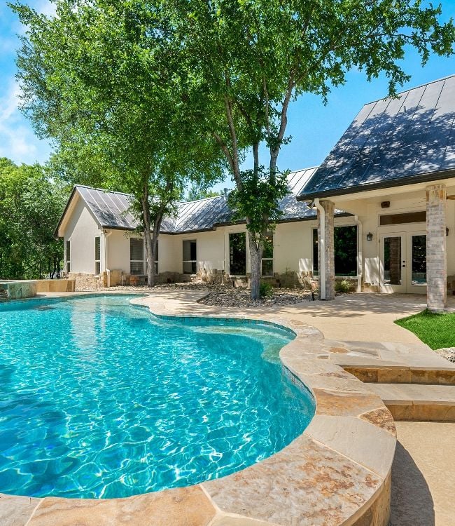 Piper Creek Realty upsizing services in Rockwall Texas for homeowners seeking larger homes with luxury amenities like backyard pools