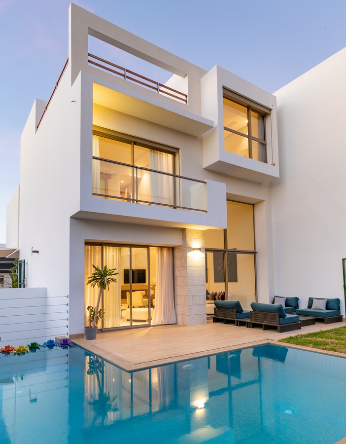 Design,Luxury,Villa,,Garden,And,Pool,With,Plants,And,Relaxation