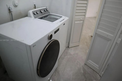 acd2e10b443bdd7a57733005ad7b85fa-uncropped_scaled_within_1536_1152