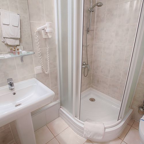 6 Signs Your Bathroom Needs An Update