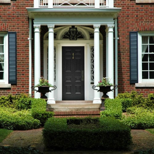 Get buyers out of the car with a front yard that beckons