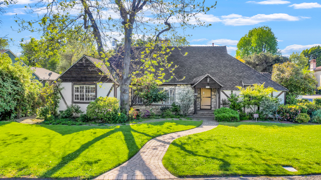 4553 Sancola Ave - Ross Realty Group (1)