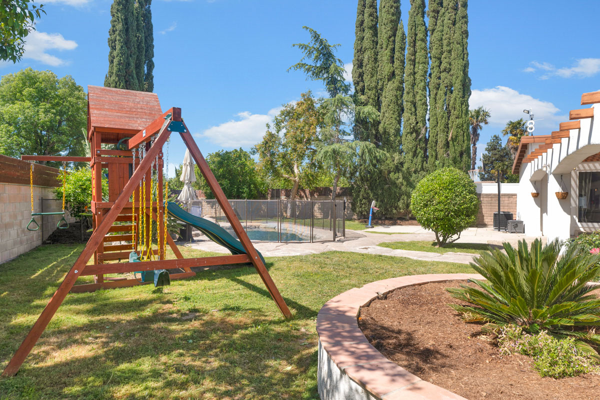 19606 Vintage St - Ross Realty Group (47)