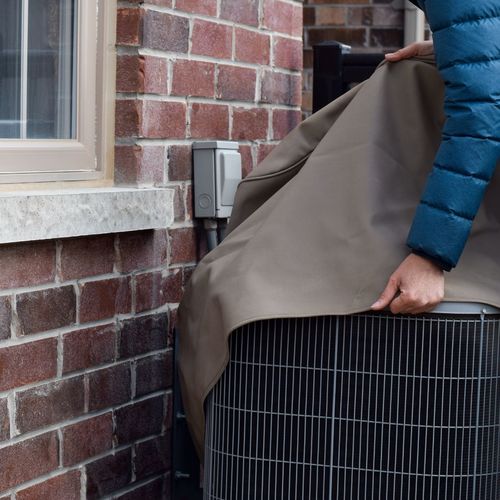 Buying a Home in Winter: Essential Tips for Cold-Weather House Hunting