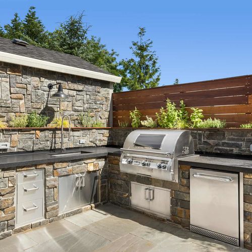 Outdoor Living Trends: Transforming Your Backyard Into an Oasis