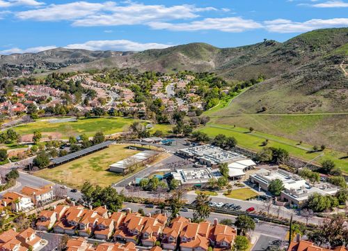 Oak Park, CA - YupSOLD