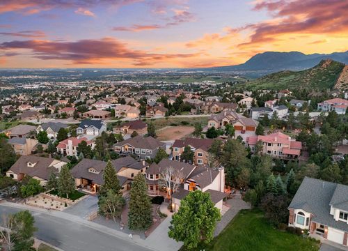 Tarzana, CA - YupSOLD