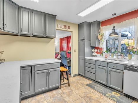 714 Appleton Rd. Simi Valley CA 93065 (12)