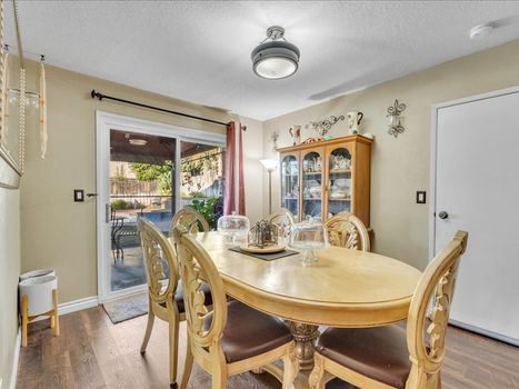 714 Appleton Rd. Simi Valley CA 93065 (16)