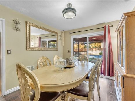 714 Appleton Rd. Simi Valley CA 93065 (17)