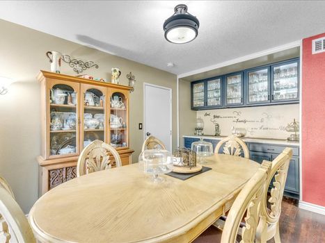 714 Appleton Rd. Simi Valley CA 93065 (19)