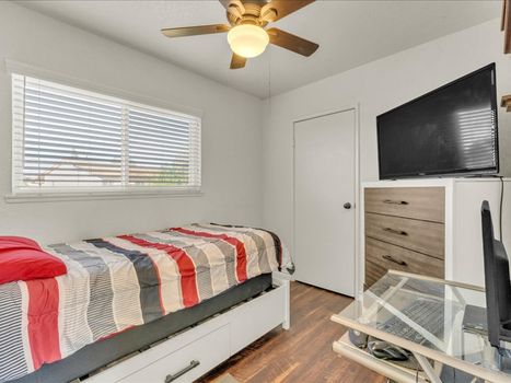 714 Appleton Rd. Simi Valley CA 93065 (25)