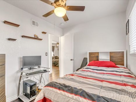 714 Appleton Rd. Simi Valley CA 93065 (26)