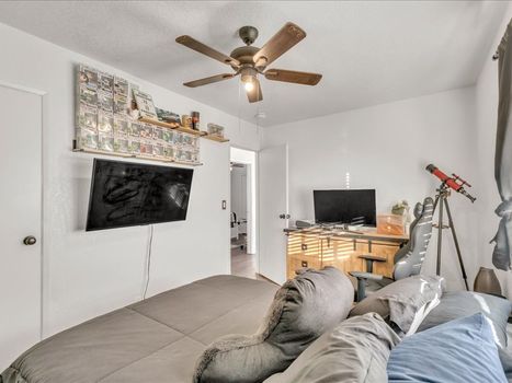 714 Appleton Rd. Simi Valley CA 93065 (30)