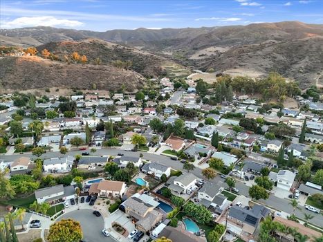 714 Appleton Rd. Simi Valley CA 93065 (44)