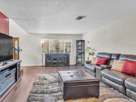 714 Appleton Rd. Simi Valley CA 93065 (8)