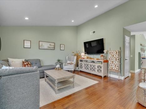 4566 N. Canyonlands Rd. Moorpark, CA 93021 (10)