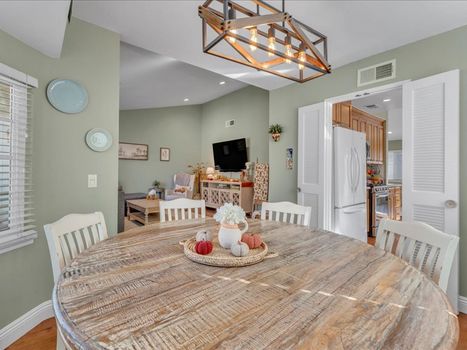 4566 N. Canyonlands Rd. Moorpark, CA 93021 (14)