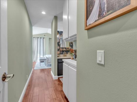 4566 N. Canyonlands Rd. Moorpark, CA 93021 (28)